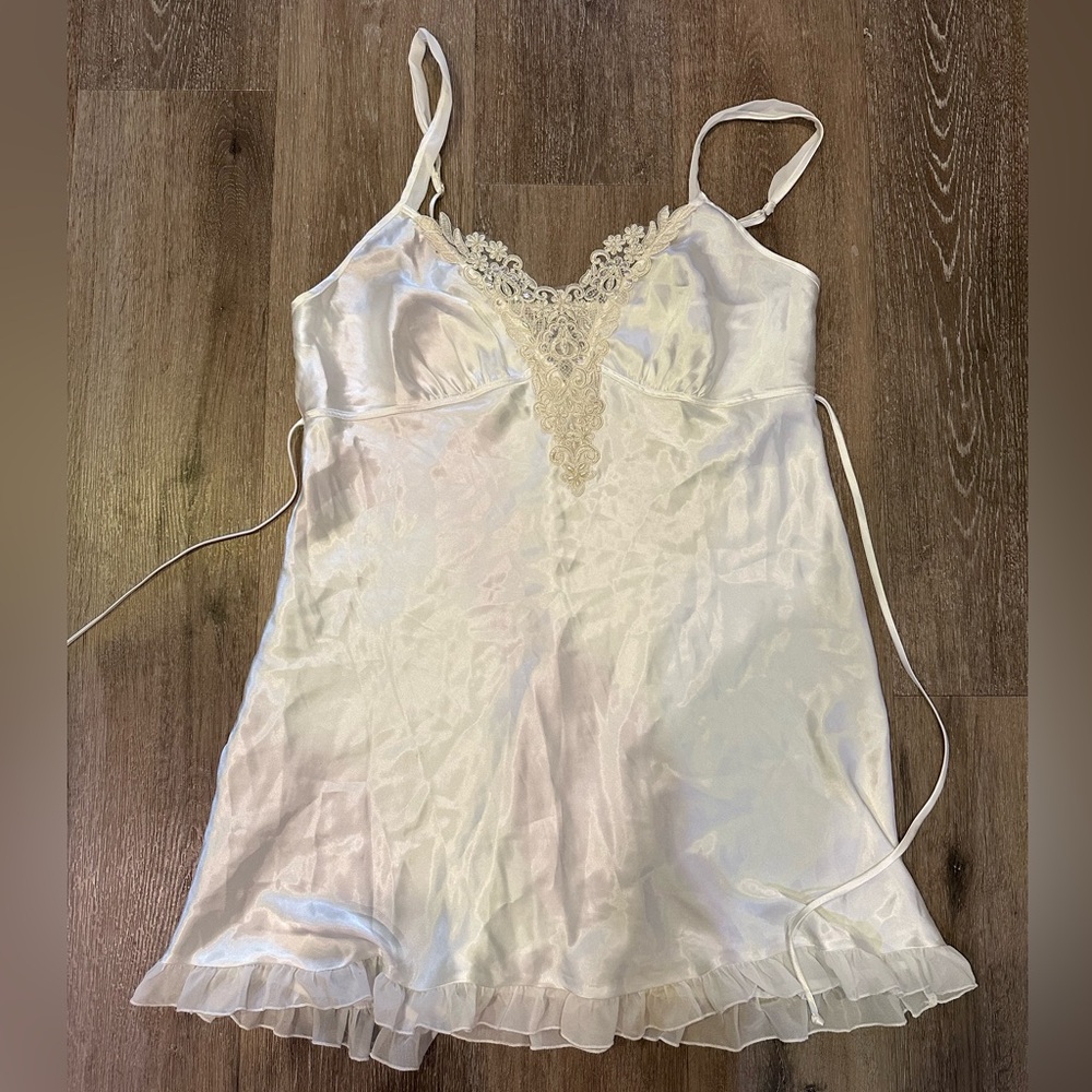 Satin slip